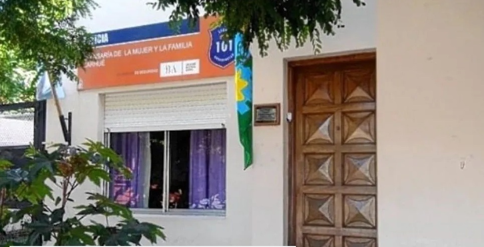 Comisaría de la Mujer y de la Familia en Carhué Comisaría de la Mujer y de la Familia en Carhué