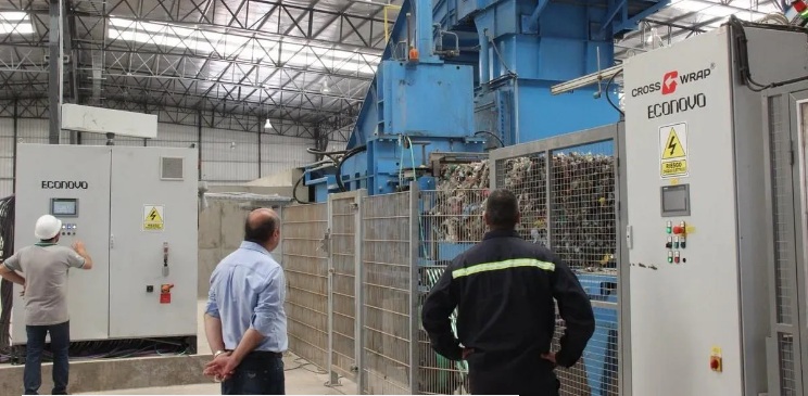 Interior de la planta del CEAMSE