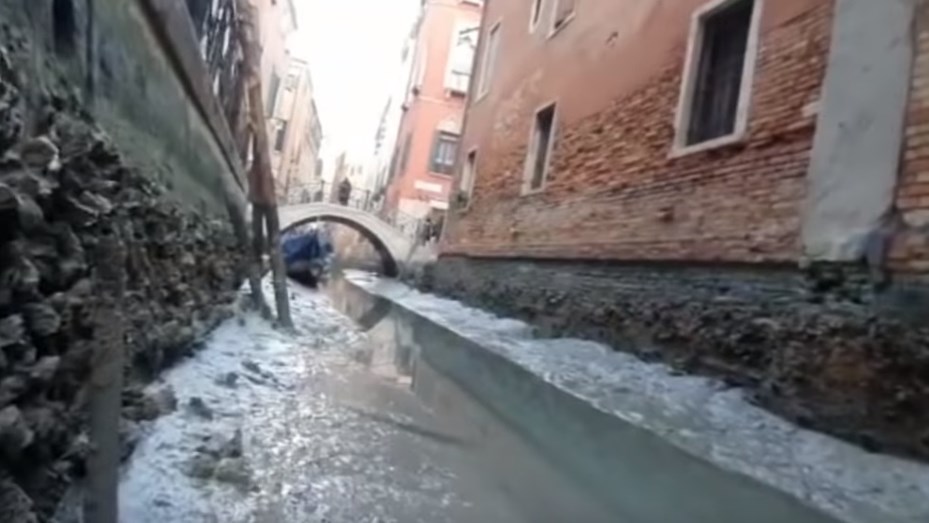 Canales de Venecia sin agua