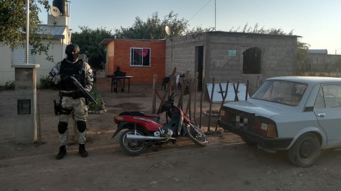 Detuvieron a un hombre acusado de arrojar drogas