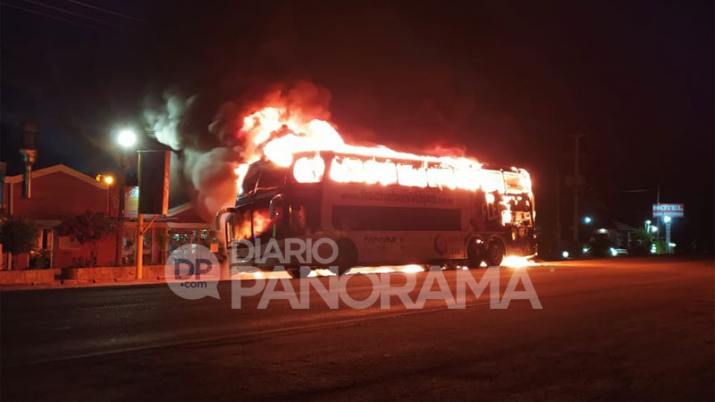Incendio del micro en Colonia  Dora