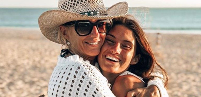Yanina y su hija Yanina y su hija