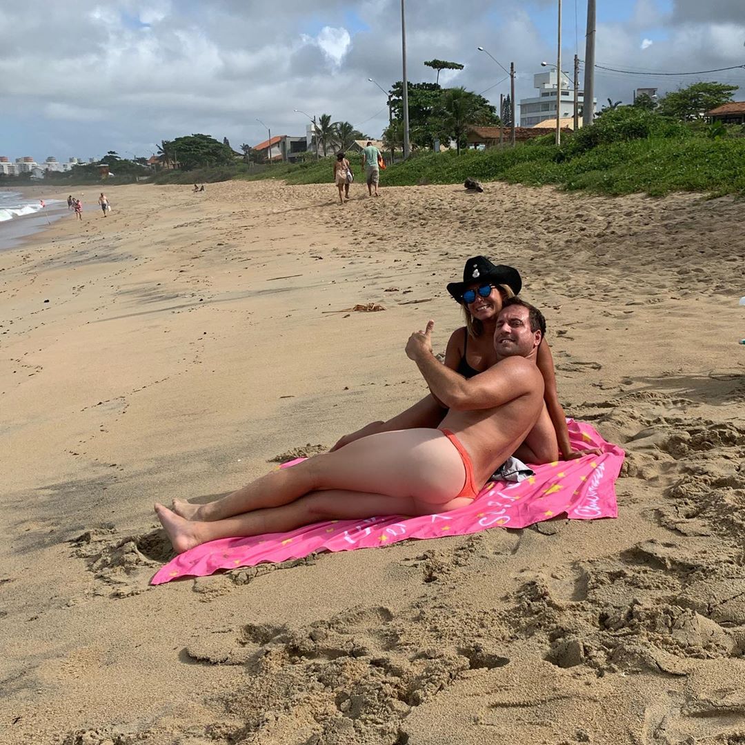 Covelli ex jugador en tanga