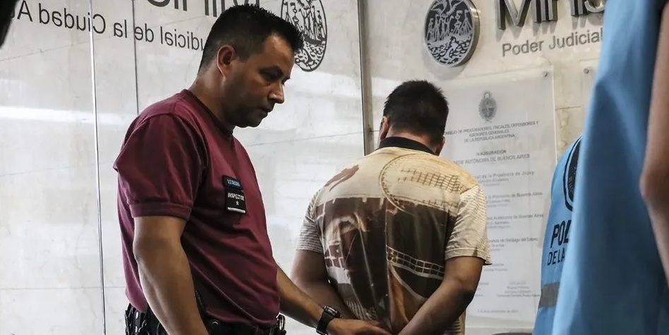 Detenido por la toma de rehenes Detenido por la toma de rehenes