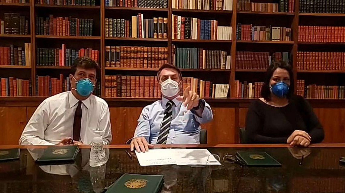 Bolsonaro con barbijo Bolsonaro con barbijo