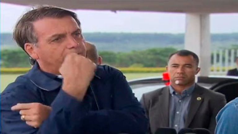 Bolsonaro y un gesto repudiable a la prensa Bolsonaro y un gesto repudiable a la prensa