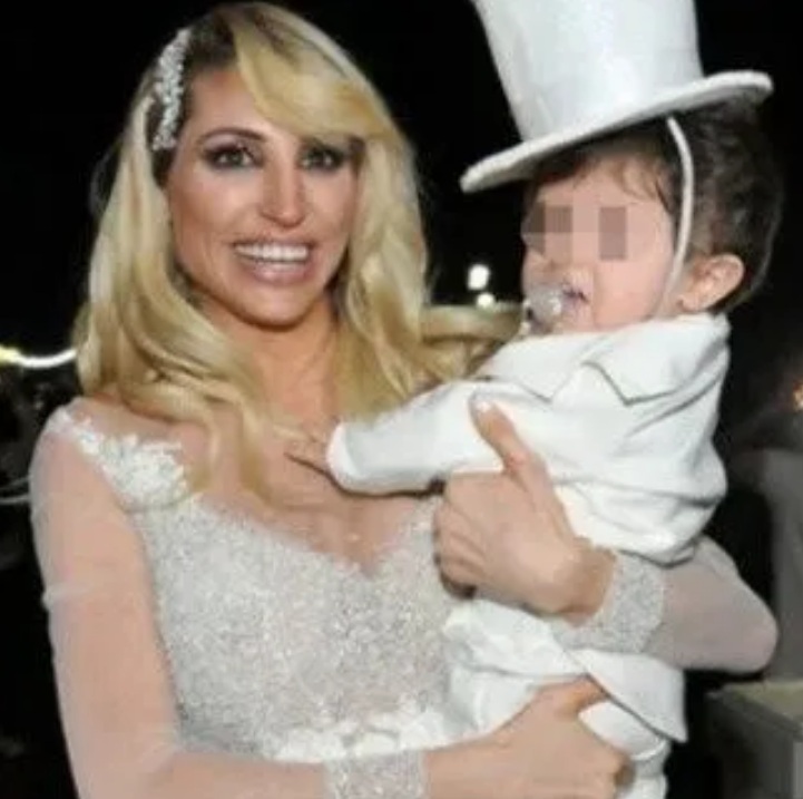 Vicky y su hijo de 1 año