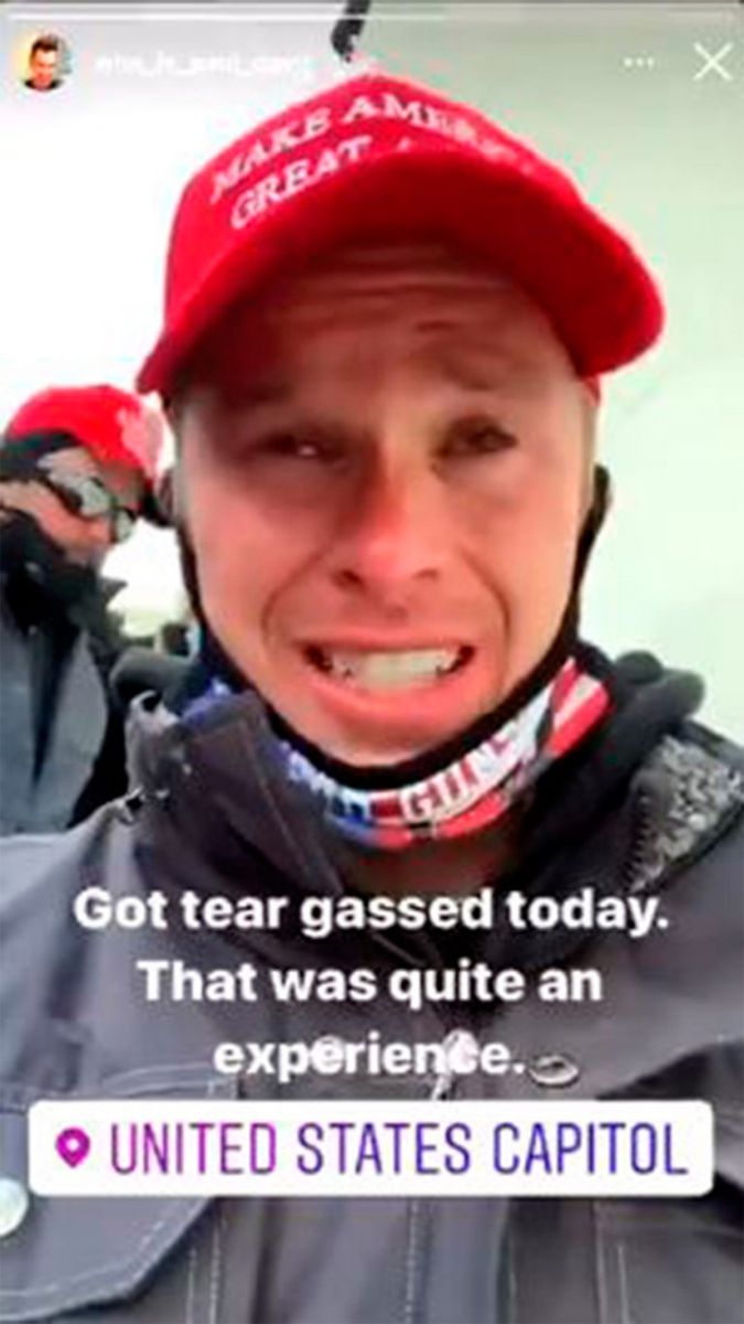 El abogado Paul Davis fuera del Capitolio. Perdió su trabajo