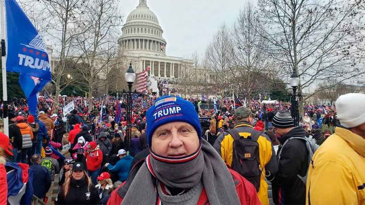 Rick Saccone en Washington DC frente al Capitolio
