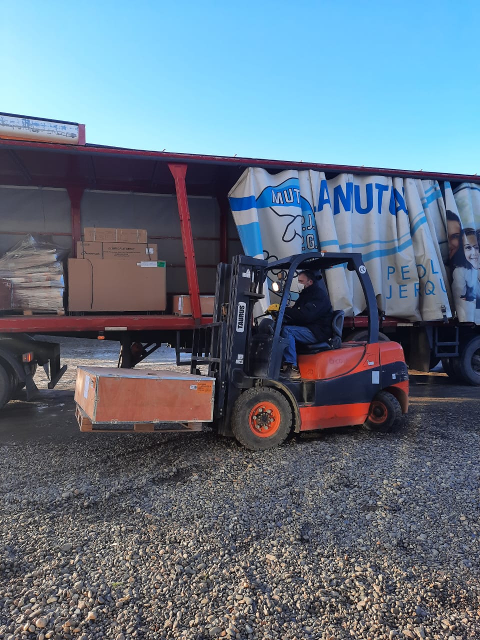 Equipamientos de gimnasios.