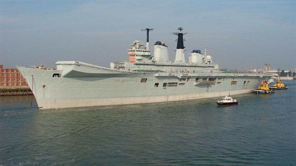 HMS Invencible HMS Invencible