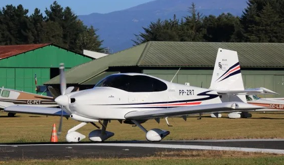 Avión brasilero (Foto Señal Calafate).