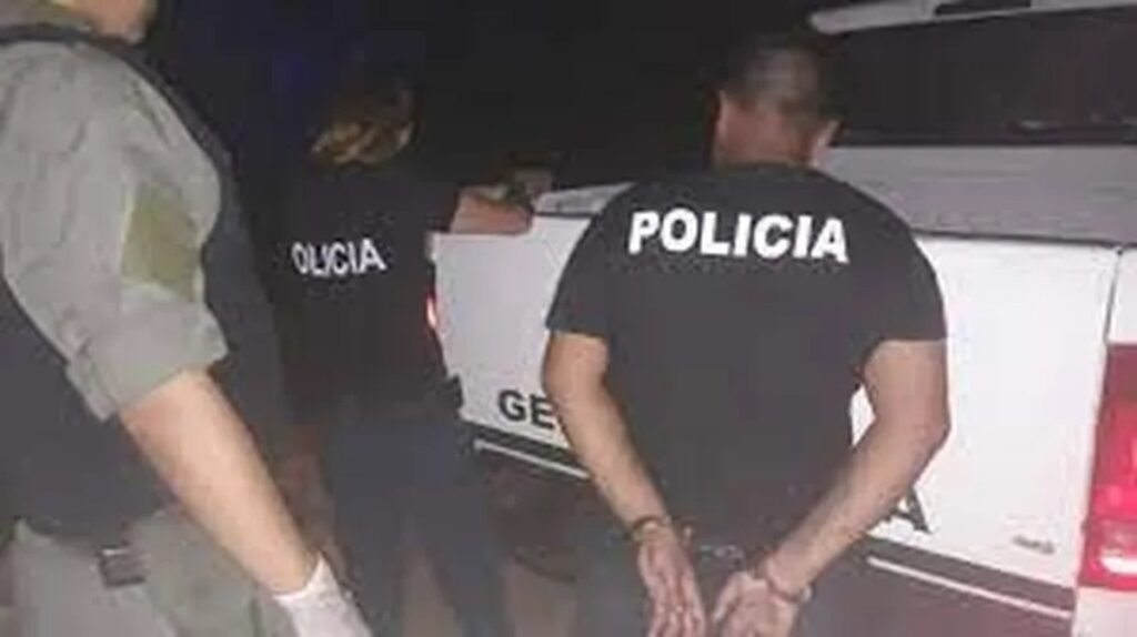 Policías detenidos