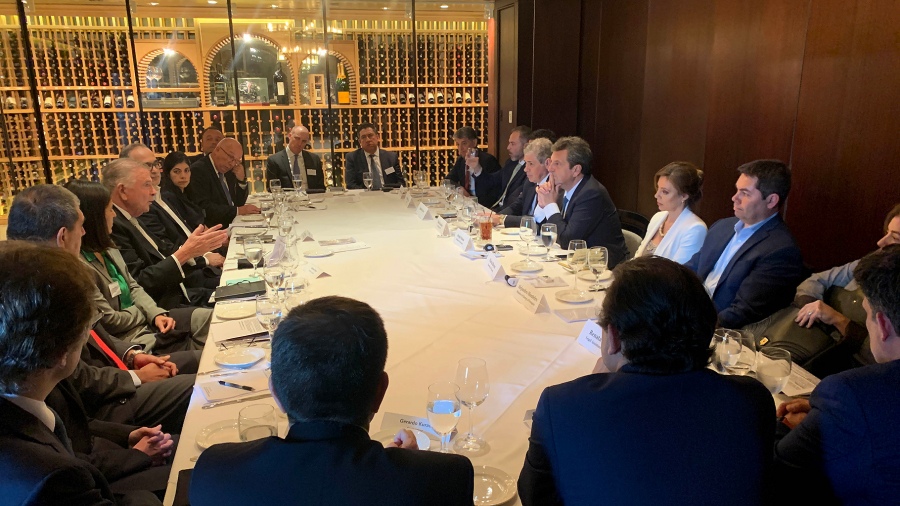 Massa visitó la ciudad de Houston donde mantuvo reuniones con empresarios del sector petrolero.