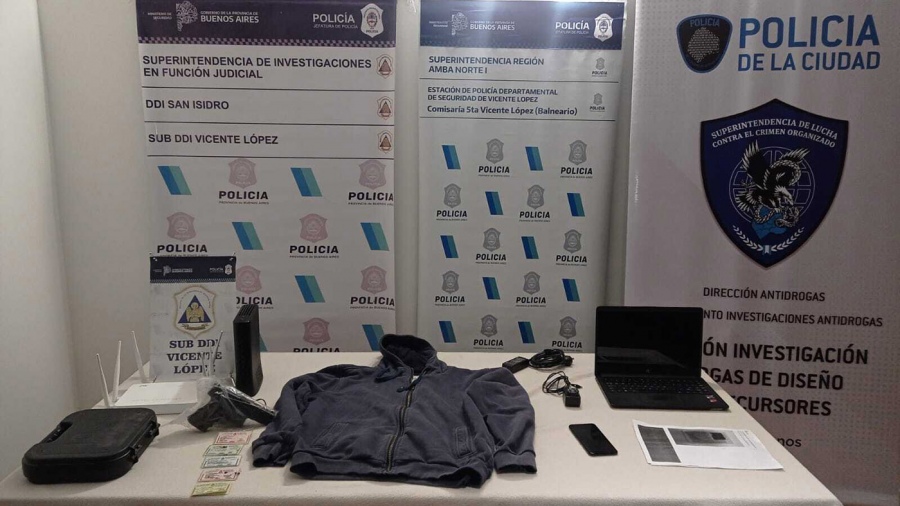 Los objetos incautados por la policía.