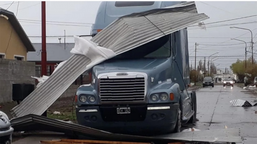 <br/>
El viento podría llegar a los 120 kilómetros por hora las cordilleras de General Lamadrid y de Vinchina, en La Rioja / Foto: Meteored
