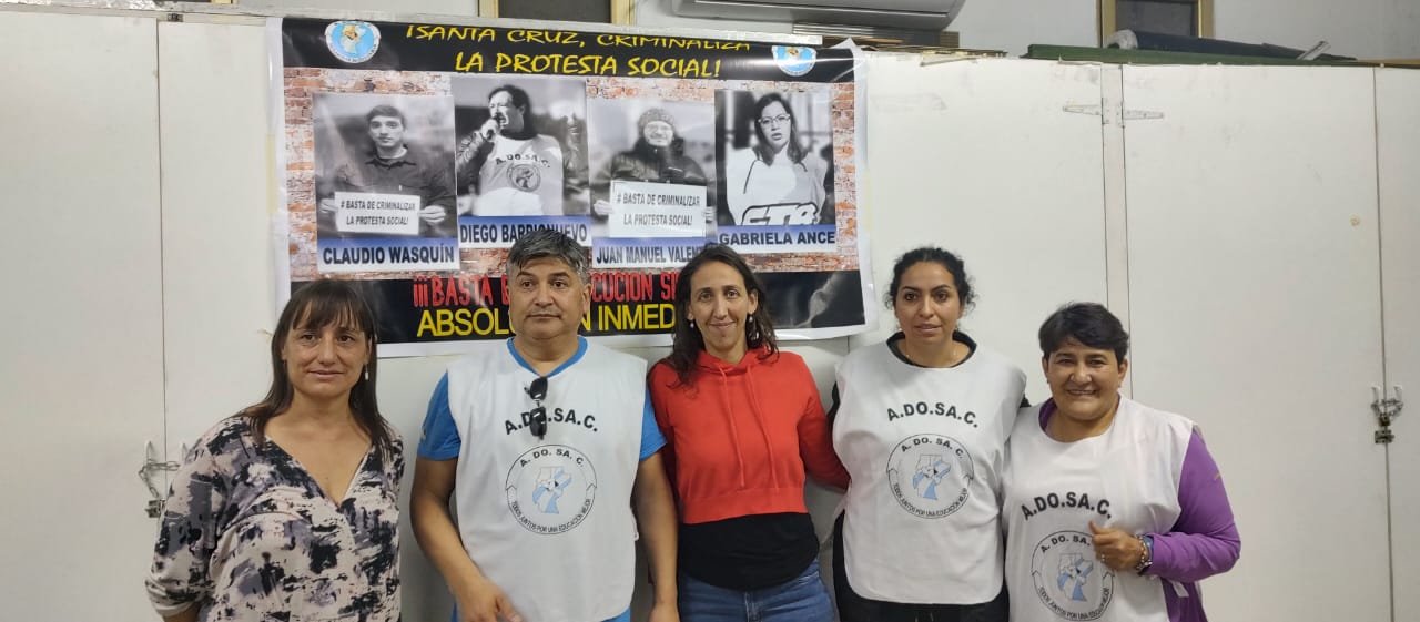 Con la docencia en CABA.