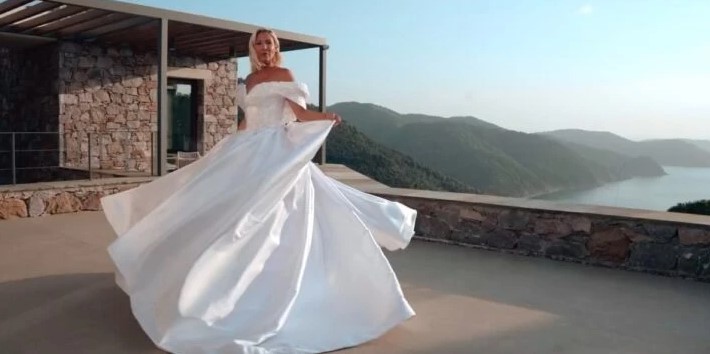 Celina Rucci llevó un vestido de Jorge Sandoval. Fotos: IG Captura.