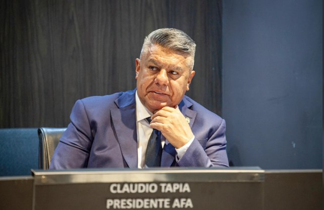 La AFA analiza extender la fecha de finalización del mercado de pases. La AFA analiza extender la fecha de finalización del mercado de pases.