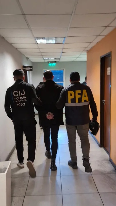 El detenido es un inspector de la Policía Federal. El detenido es un i El detenido es un inspector de la Policía Federal. El detenido es un i