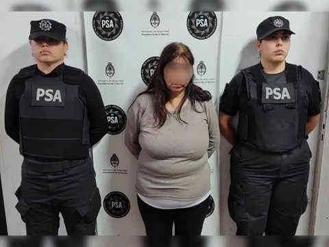 Una mujer fue detenida. Una mujer fue detenida.