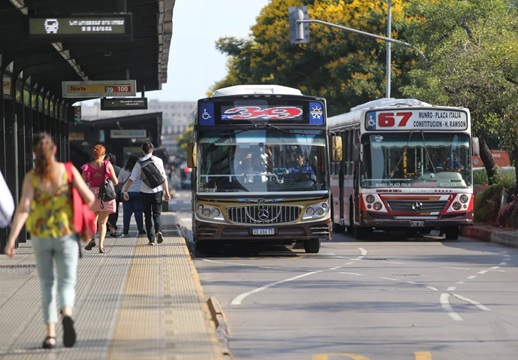 Las tarifas de colectivos aumentan desde este viernes. Las tarifas de colectivos aumentan desde este viernes.