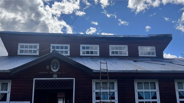 La Escuela Primaria N°9 de Epuyén. La Escuela Primaria N°9 de Epuyén.