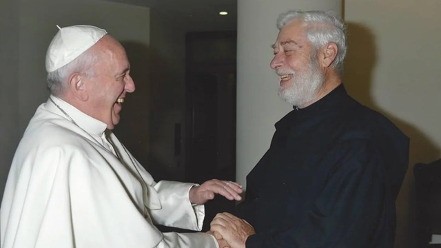 Mamerto Menapace y el papa Francisco (NA) Mamerto Menapace y el papa Francisco (NA)
