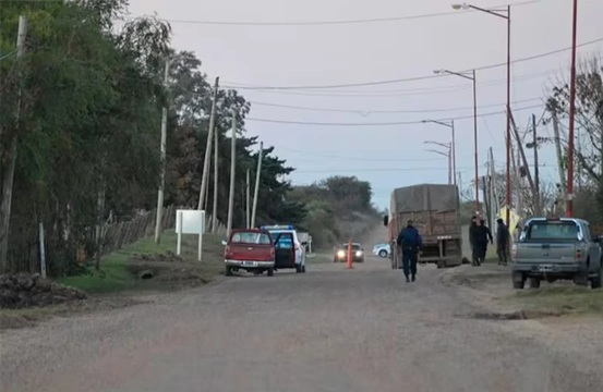 Un hombre murió aplastado por su camión en Entre Ríos. Un hombre murió aplastado por su camión en Entre Ríos.