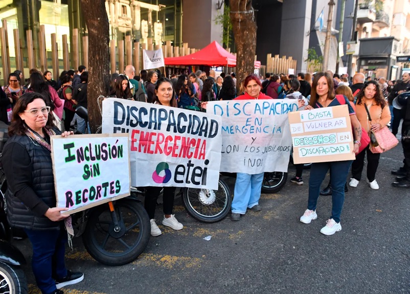 Agrupaciones que nuclean a las personas con discapacidad Agrupaciones que nuclean a las personas con discapacidad