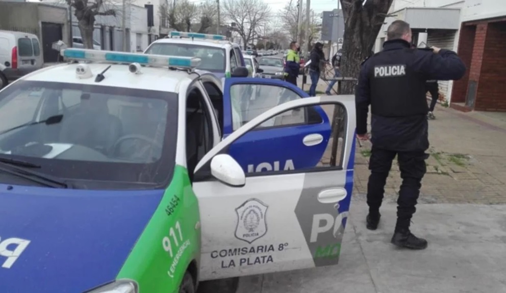 Policia de La Plata. Policia de La Plata.