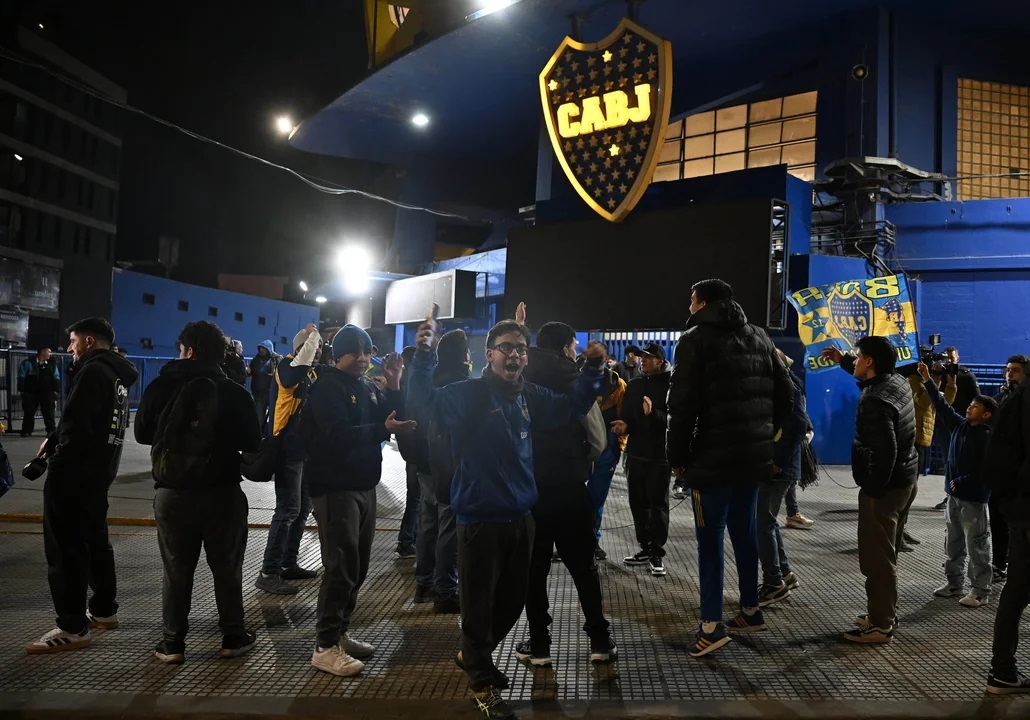 Imágen del reclamo de un grupo de hinchas de Boca Imágen del reclamo de un grupo de hinchas de Boca