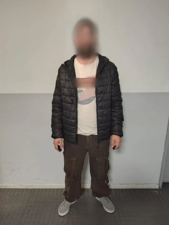 El detenido tiene 26 años. El detenido tiene 26 años.