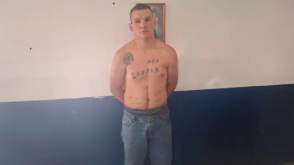 Detenido y acusado Detenido y acusado