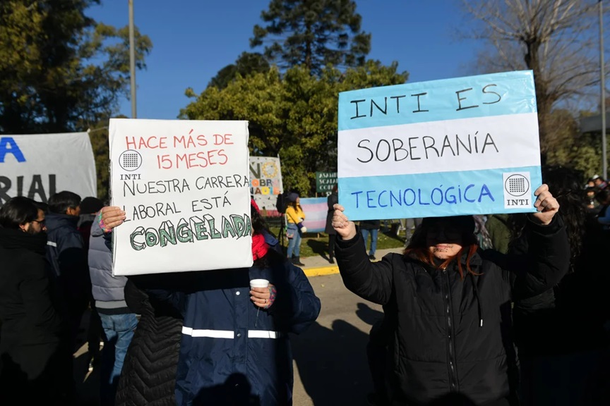 Los trabajadores del Instituto Nacional de Tecnología Argentina Los trabajadores del Instituto Nacional de Tecnología Argentina