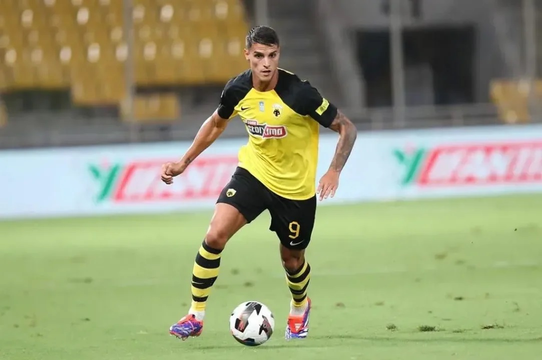 Lamela en su último equipo, el AEK Atenas de Grecia. Lamela en su último equipo, el AEK Atenas de Grecia.