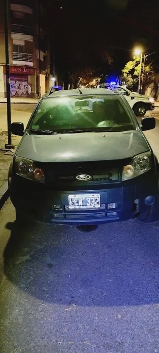 Camioneta donde ocurrió el hecho. Camioneta donde ocurrió el hecho.