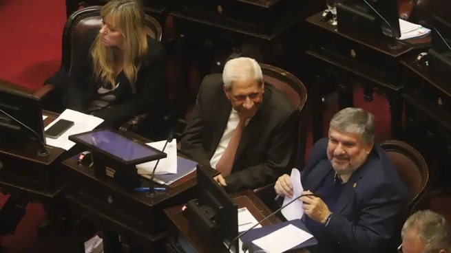 José Mayans y José Neder, referentes de peronismo en el Senado. José Mayans y José Neder, referentes de peronismo en el Senado.