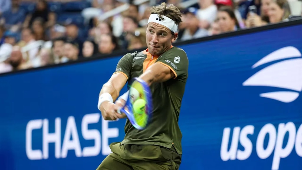 Ruud, a disgusto en el US Open por el olor a marihuana. Ruud, a disgusto en el US Open por el olor a marihuana.