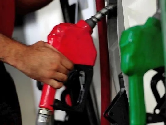 Los incrementos alcanzarán a la nafta y al gasoil. Los incrementos alcanzarán a la nafta y al gasoil.