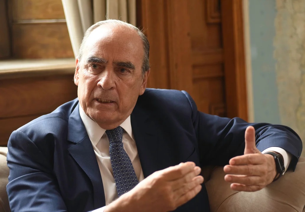 Jefe de Gabinete, Guillermo Francos. Jefe de Gabinete, Guillermo Francos.