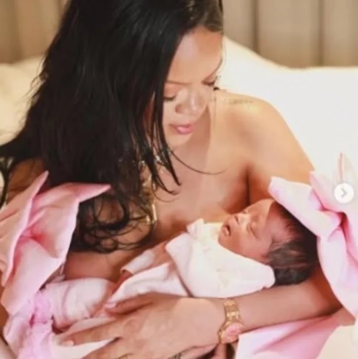 Rihanna y su hija Rocki Irish Mayers Rihanna y su hija Rocki Irish Mayers