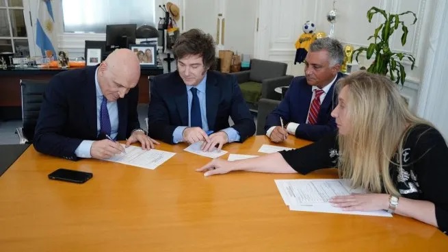 José Luis Espert logró volver a ganarse la confianza de Javier Milei José Luis Espert logró volver a ganarse la confianza de Javier Milei