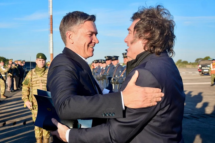Milei junto al gobernador de Chaco Milei junto al gobernador de Chaco