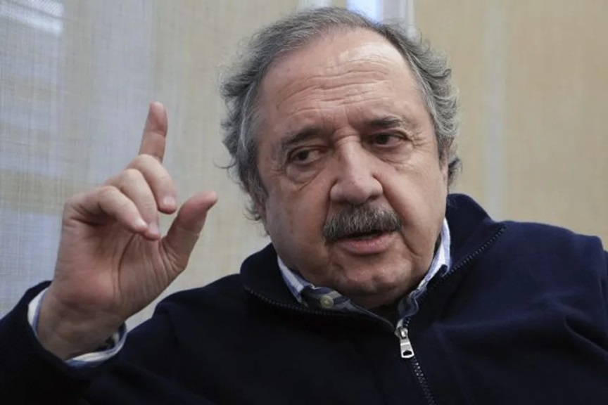 Ricardo Alfonsín, candidato a diputado nacional por Proyecto Sur. Ricardo Alfonsín, candidato a diputado nacional por Proyecto Sur.