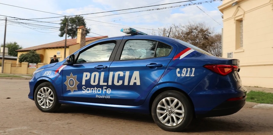 La policía acudió al lugar tras el llamado de algunos testigos. La policía acudió al lugar tras el llamado de algunos testigos.