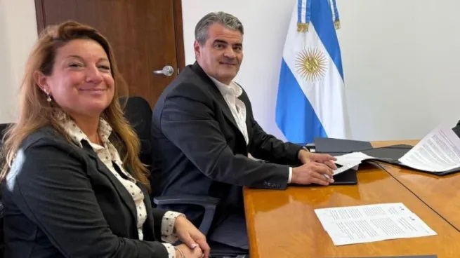 Fernando O. Bearzi (director ejecutivo), Paula Amor (secretaria gral) Fernando O. Bearzi (director ejecutivo), Paula Amor (secretaria gral)