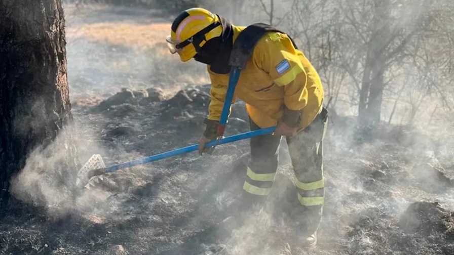 El incendio ya habría consumido más de 1.200 hectáreas en Guasapampa El incendio ya habría consumido más de 1.200 hectáreas en Guasapampa