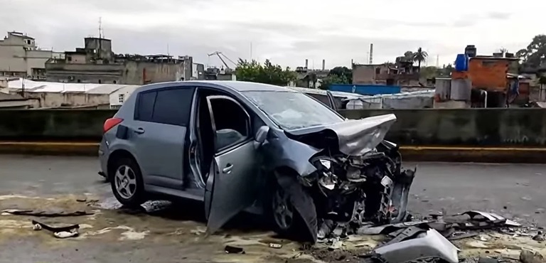 <br/>
Uno de los autos quedó destruido.<br/>
Agencia Noticias Argentinas