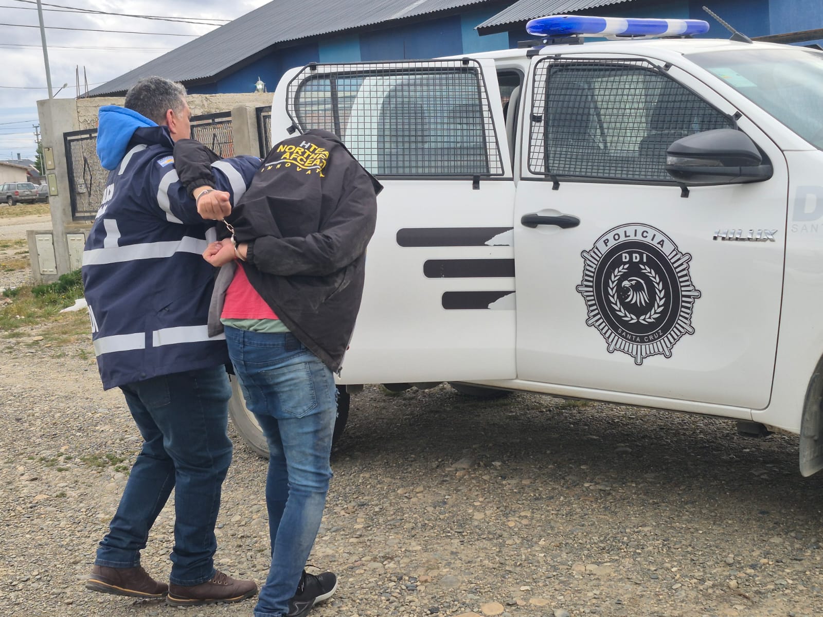 Robo en Río Gallegos: dos jóvenes fueron detenidos y secuestran un auto vinculado al hecho